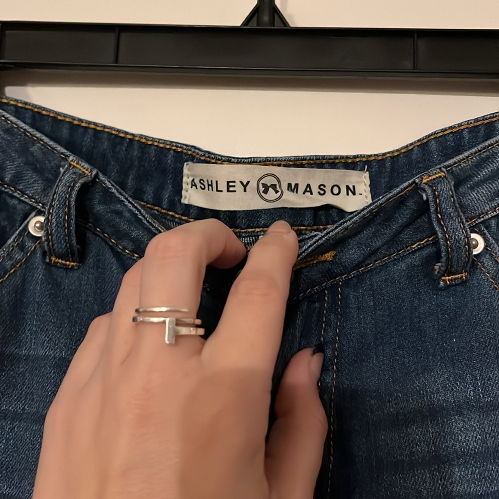 Jeans - Picture 2 of 4
